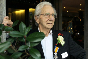 Leon Povel geridderd